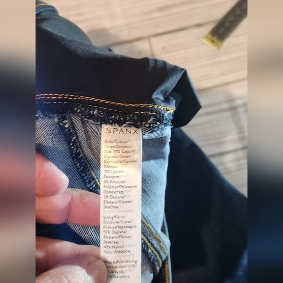 Spanx Cropped Flare Jeans Size Small - Picture 5 of 9